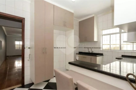 Casa à venda com 5 quartos, sendo 1 suíte, em Vila Rosália, Guarulhos, SP