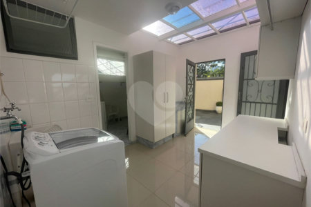 Sobrado à venda com 3 quartos, sendo 2 suítes, em Alto da Boa Vista, São Paulo, SP