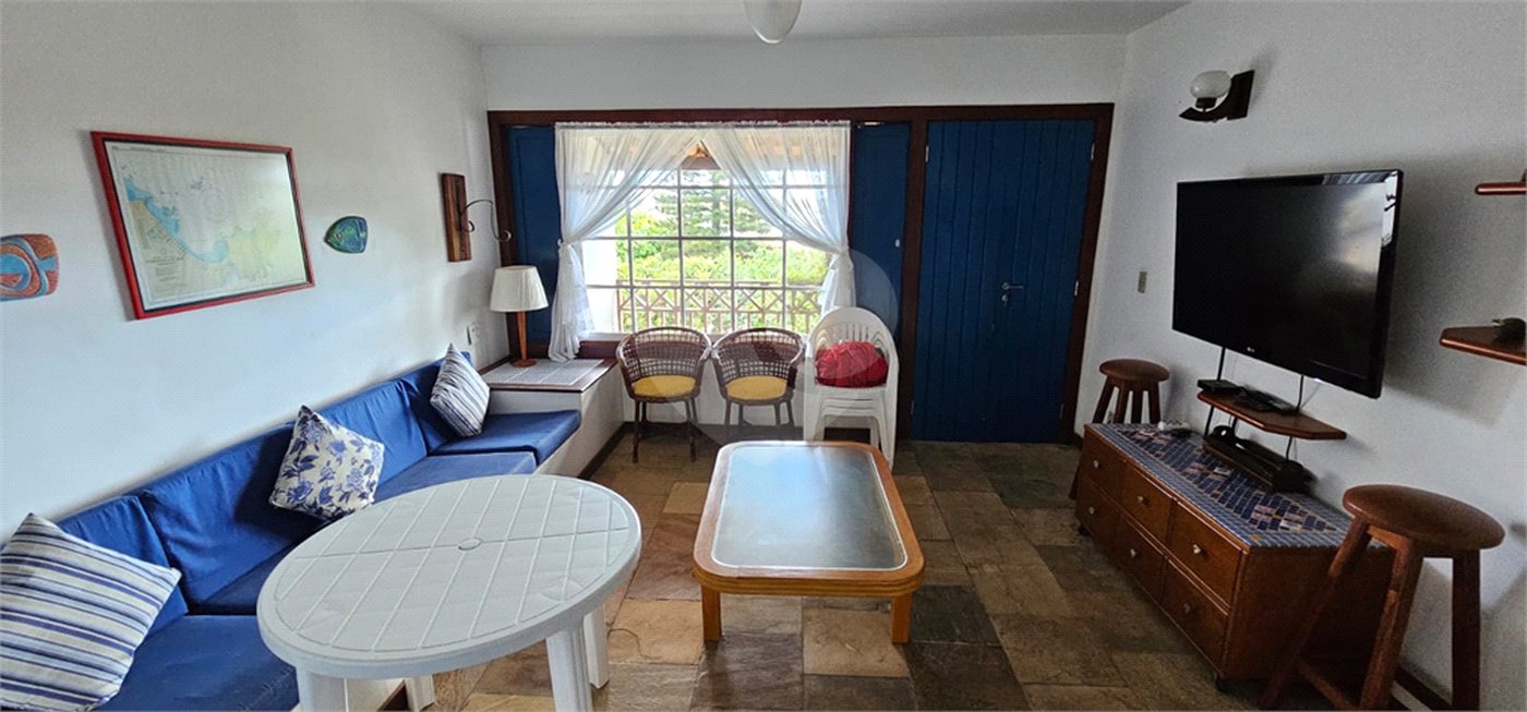 Casa em condomínio à venda ou para alugar com 3 quartos, sendo 2 suítes,  em Praia Rasa, Armação dos Búzios, RJ