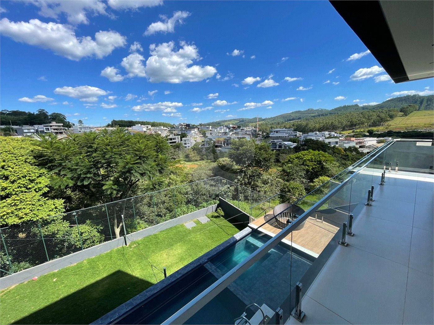 Casa à venda com 3 suítes em Condomínio Vale das Águas, Bragança Paulista, SP