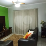Casa à venda com 3 quartos, sendo 1 suíte, no Centro, Paranaíba, MS