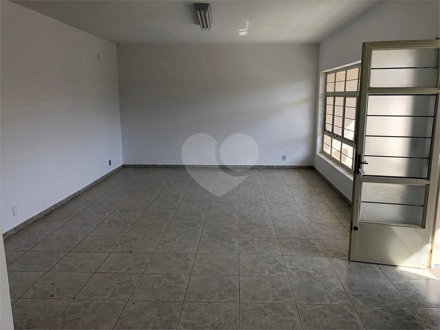 Casa à venda com 4 quartos, sendo 1 suíte,  em Vila Maria, Itapetininga, SP