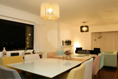 Apartamento à venda com 4 quartos, sendo 3 suítes,  em Real Parque, São Paulo, SP