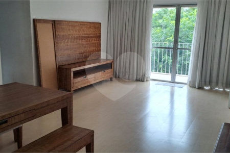 Apartamento à venda com 3 quartos, sendo 1 suíte, em Vila Paulicéia, São Paulo, SP