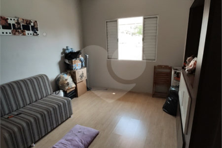 Casa à venda com 3 quartos, sendo 1 suíte,  em Vila Suissa, Mogi das Cruzes, SP