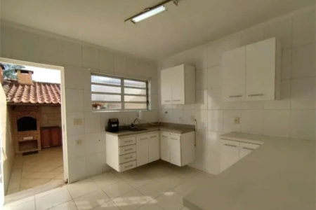 Sobrado à venda com 3 quartos, sendo 1 suíte,  em Jardim Ester, São Paulo, SP
