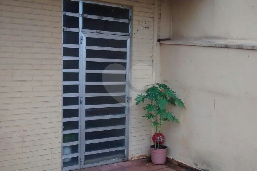 Casa à venda com 6 quartos, sendo 2 suítes,  no condomínio Doutor Francisco Ranieri, São Paulo - SP