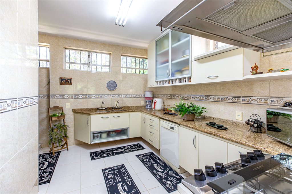 Casa de Vila à venda com 3 quartos, sendo 1 suíte, em Alto da Boa Vista, São Paulo, SP
