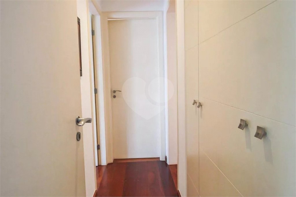 Apartamento à venda com 3 suítes em Real Parque, São Paulo, SP