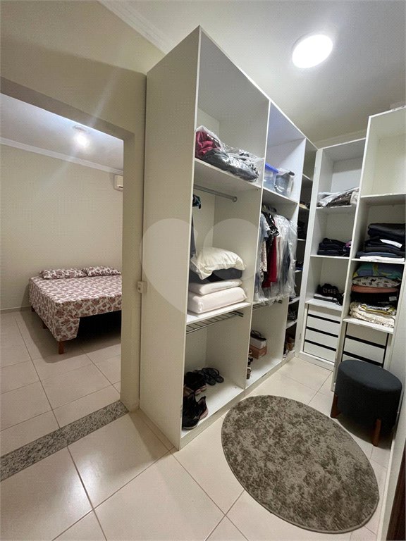Casa à venda com 3 quartos, sendo 1 suíte, no condomínio Lago da Serra, Araçoiaba da Serra - SP