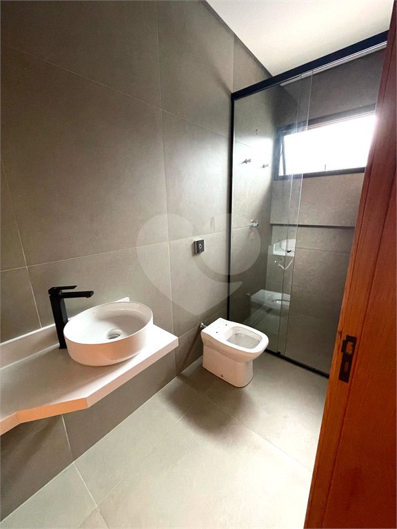Casa à venda com 3 quartos, sendo 1 suíte, no condomínio Residencial Villa do Bosque, Sorocaba - SP