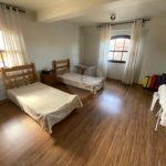 Casa à venda com 5 quartos, sendo 4 suítes, no condomínio Vilarejo Estoril, Mairiporã - SP