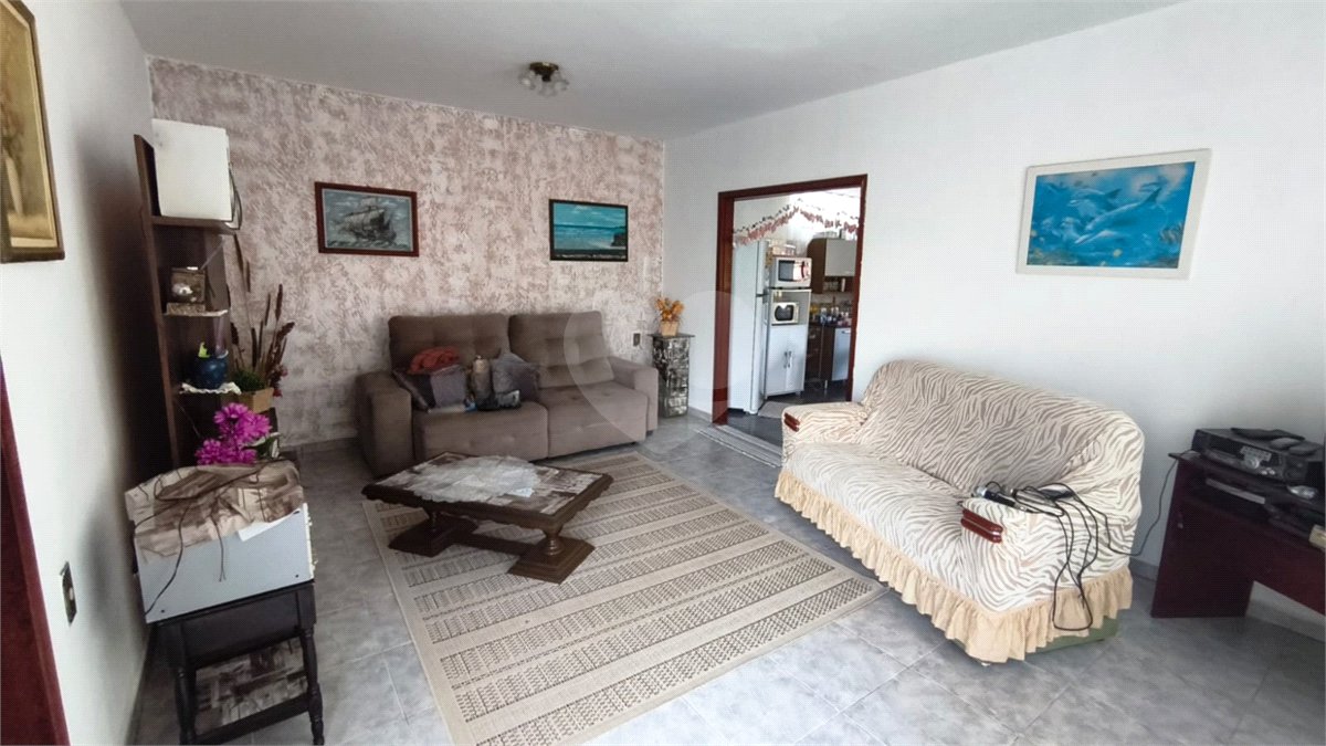 Chácara à venda com 4 quartos, sendo 1 suíte,  em Vale San Fernando, Itapetininga, SP