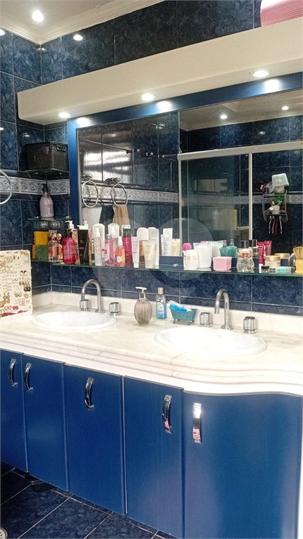 Casa à venda com 4 quartos, sendo 2 suítes, no condomínio Canamari, São Paulo - SP