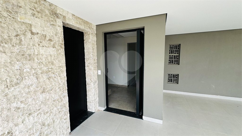 Casa à venda com 3 suítes no condomínio Santa Isabel I, Louveira - SP