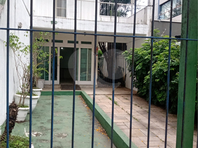 Sobrado à venda com 3 quartos em Alto da Boa Vista, São Paulo, SP