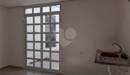Sobrado à venda com 2 suítes em Vila Universitária, São Paulo, SP