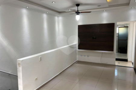 Sobrado à venda com 2 quartos, sendo 1 suíte, em Vila Correa, Ferraz de Vasconcelos, SP