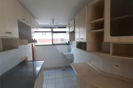 Apartamento à venda com 3 quartos, sendo 1 suíte,  em Lagoa, Rio de Janeiro, RJ