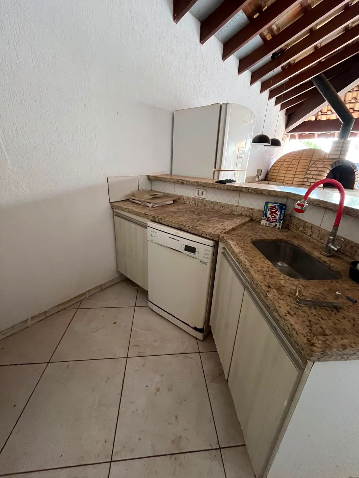 Casa à venda ou para alugar com 3 quartos, sendo 1 suíte,  em Jardim dos Ipes, Três Lagoas, MS