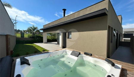 Casa à venda com 3 suítes no condomínio Alphaville Castelo, Itu - SP
