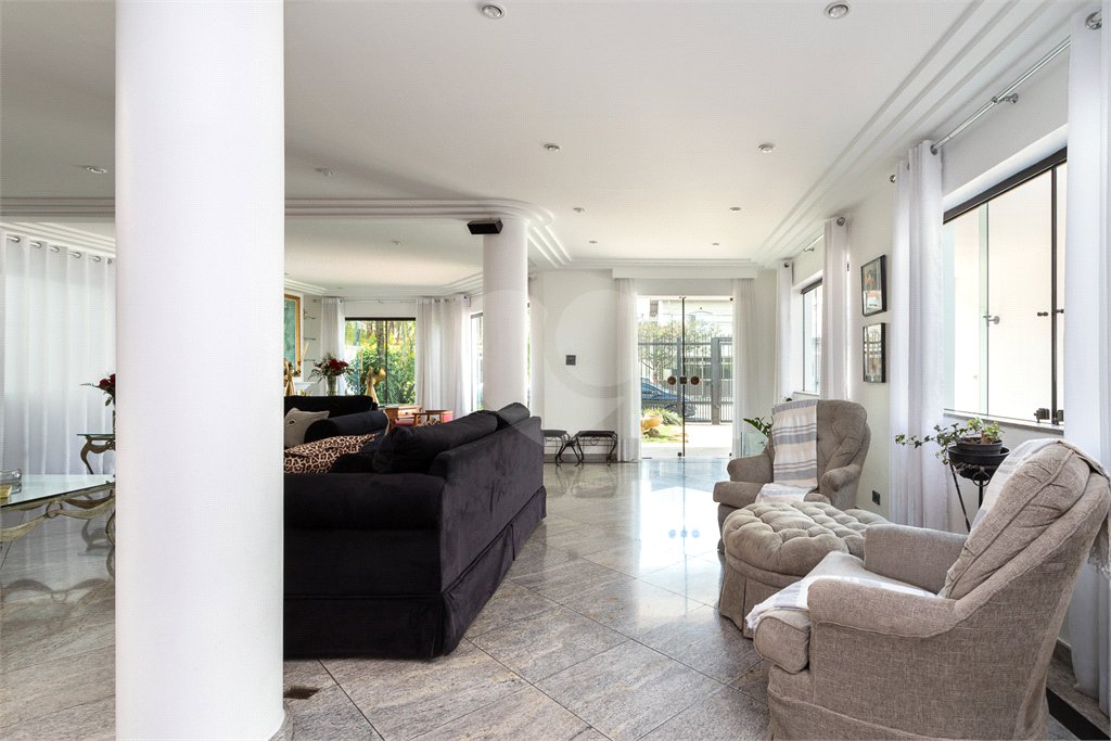 Casa à venda com 4 quartos, sendo 3 suítes, em Vila Mariana, São Paulo, SP