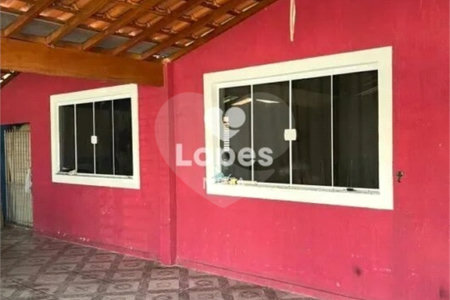 Oportunidade única de adquirir uma casa espaçosa e bem planejada no bairro Galo Branco! Este imóvel