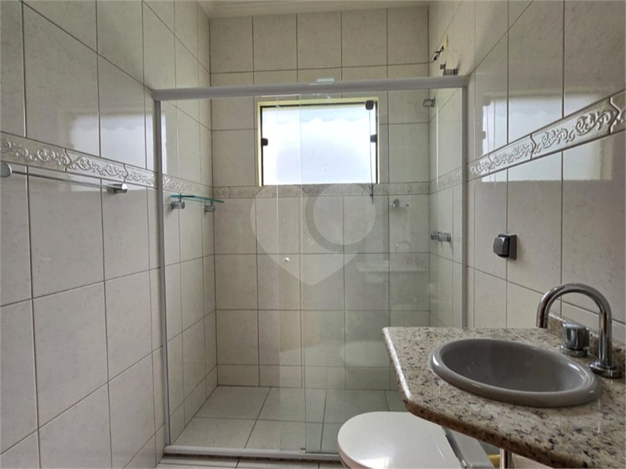Casa para alugar com 4 quartos, sendo 3 suítes,  no condomínio Village Saint Claire, Sorocaba - SP