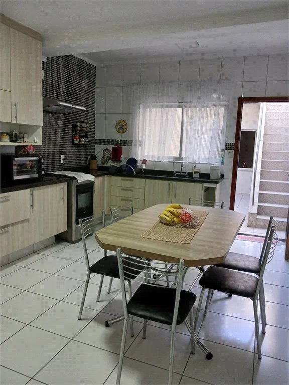 Sobrado à venda com 3 quartos, sendo 1 suíte, em Jardim Humaitá, São Paulo, SP