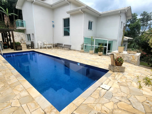 Casa à venda com 4 suítes no condomínio Jardim da Montanha I, Mairiporã - SP