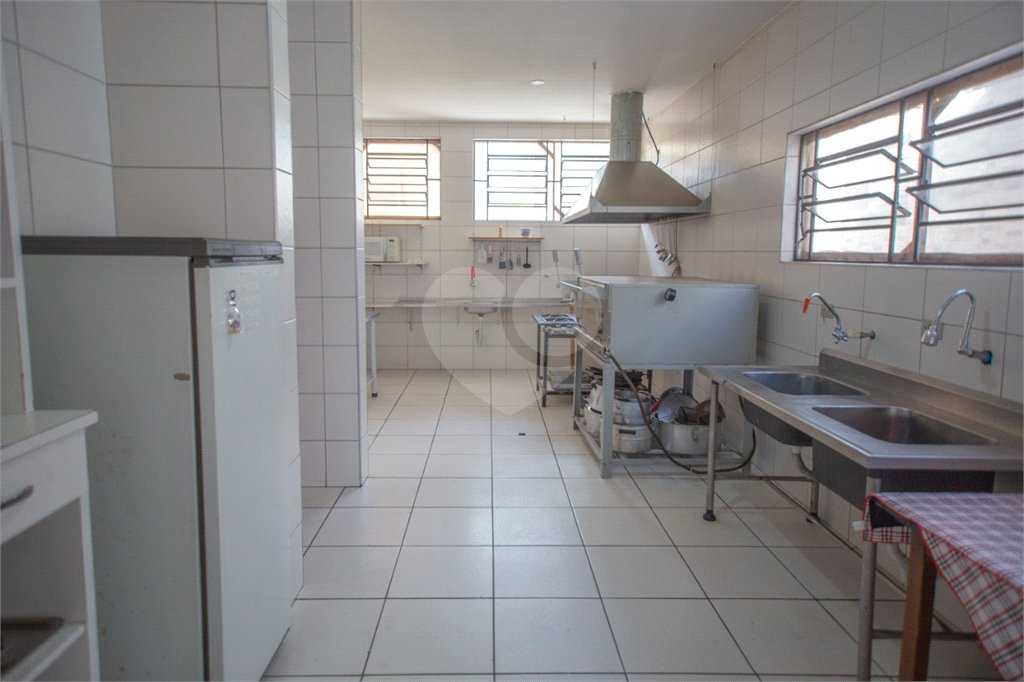 Hotel à venda com 15 quartos, sendo 4 suítes,  no Centro (canguera), São Roque, SP