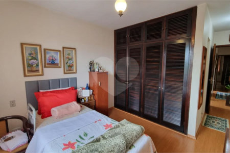 Casa à venda com 3 quartos em Cidade dos Bandeirantes, São Paulo, SP