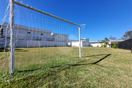 Casa à venda com 3 quartos, sendo 1 suíte, no condomínio Residencial Américo Figueiredo, Sorocaba - SP