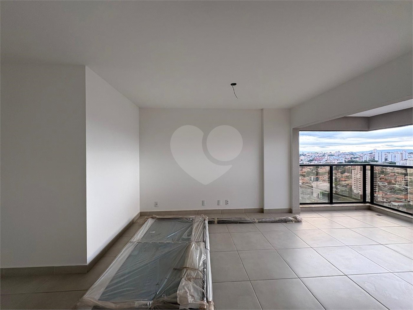 Apartamento à venda com 3 quartos, sendo 1 suíte,  em Jardim Faculdade, Sorocaba, SP