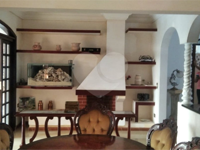 Casa à venda com 6 quartos, sendo 1 suíte, no condomínio Associação Reserva das Hortênsias, Mairiporã - SP