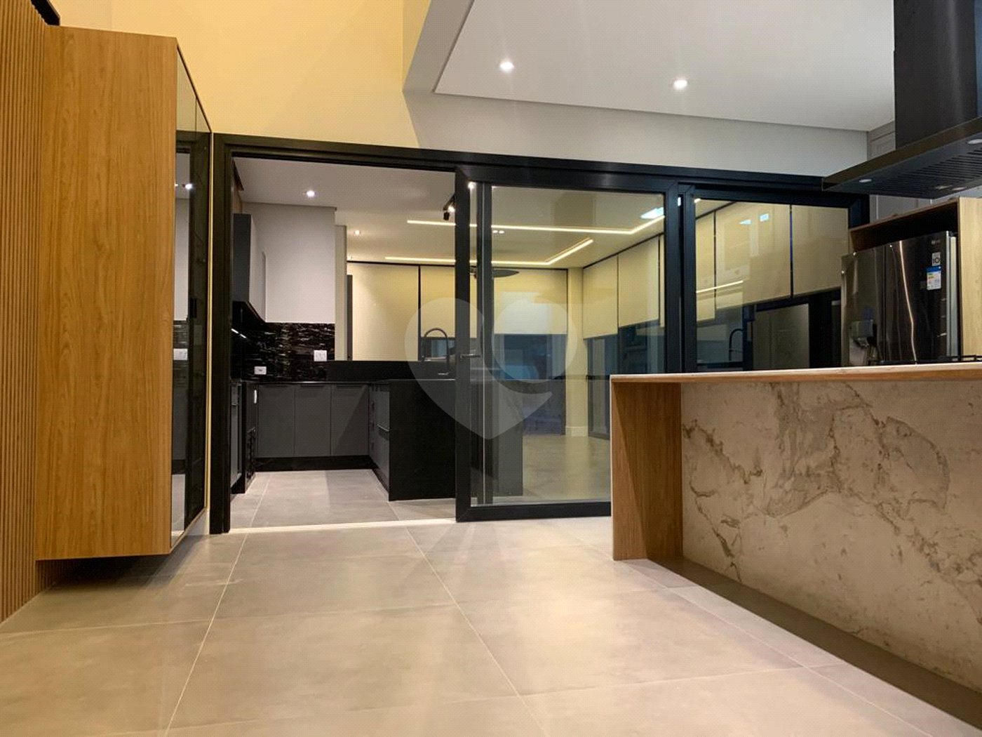 Casa à venda com 3 suítes no condomínio Residencial Granville, Atibaia - SP