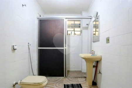 Amplo Apartamento à venda na região do Arouche