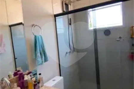 Sobrado à venda com 4 quartos, sendo 1 suíte, em Jardim Colorado, São José dos Campos, SP