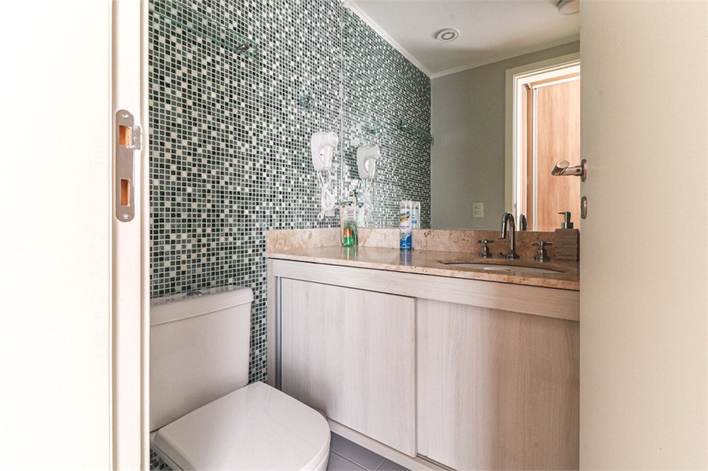 Apartamento à venda com 2 quartos, sendo 1 suíte,  em MORUMBI, São Paulo, SP