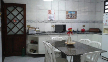 Sobrado à venda com 3 quartos, sendo 1 suíte,  em Tremembé, São Paulo, SP