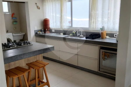 Casa à venda com 4 quartos, sendo 2 suítes, no condomínio Residencial Villaggio Paradiso, Itatiba - SP