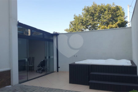 Casa à venda com 4 suítes no condomínio Vila Inglesa, Atibaia - SP