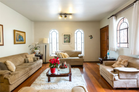 Casa à venda com 4 quartos, sendo 2 suítes, em Campo Belo, São Paulo, SP