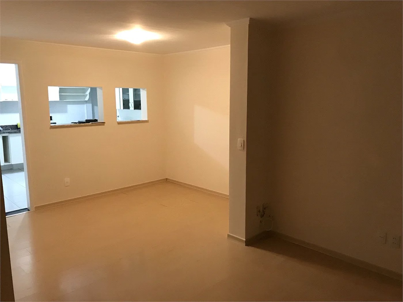 Apartamento à venda com 3 quartos, sendo 1 suíte,  em Fazenda Morumbi, São Paulo, SP