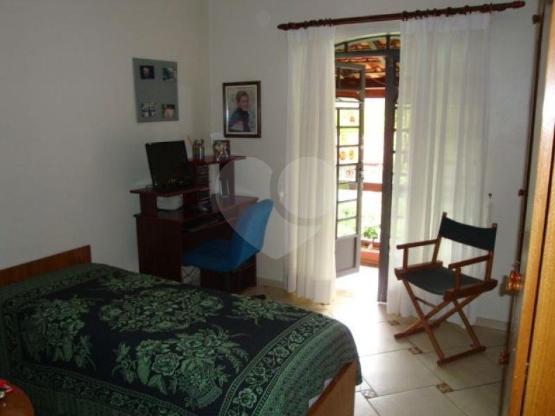 Casa Térrea à venda com 3 quartos, sendo 1 suíte, em Parque Petrópolis, Mairiporã, SP