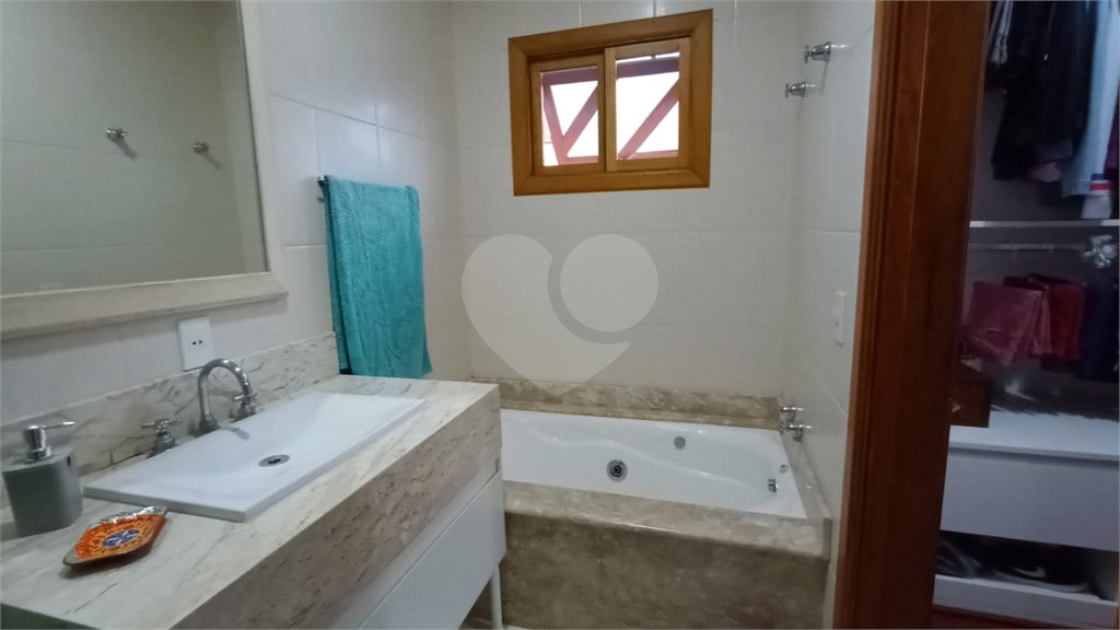 Casa à venda ou para alugar com 3 quartos, sendo 1 suíte, no condomínio Paysage Noble, Vargem Grande Paulista - SP