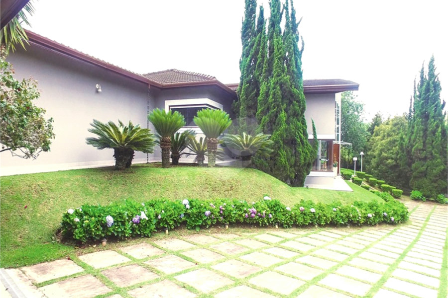 Casa à venda com 5 suítes no condomínio Suíça da Cantareira, Mairiporã - SP