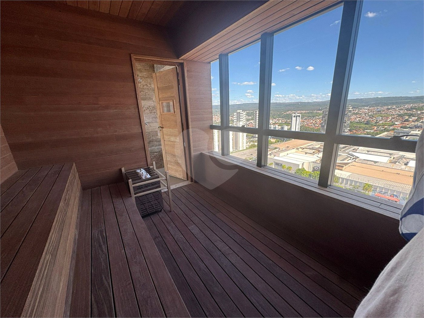 Apartamento à venda ou para alugar com 3 suítes em Parque Campolim, Sorocaba, SP