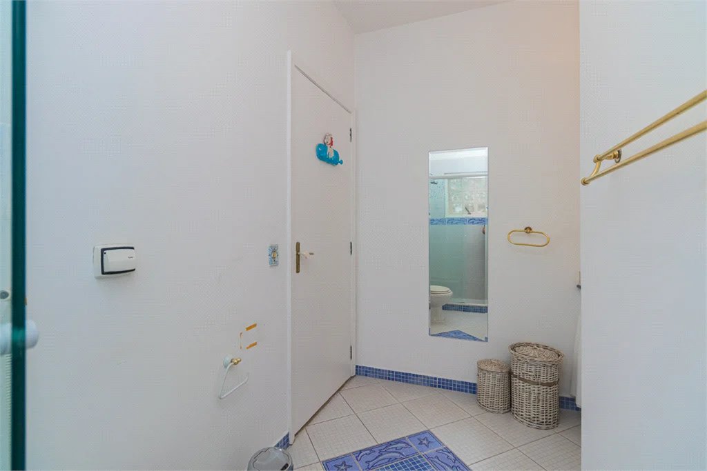 Casa à venda com 4 quartos, sendo 3 suítes, em Brooklin Paulista, São Paulo, SP