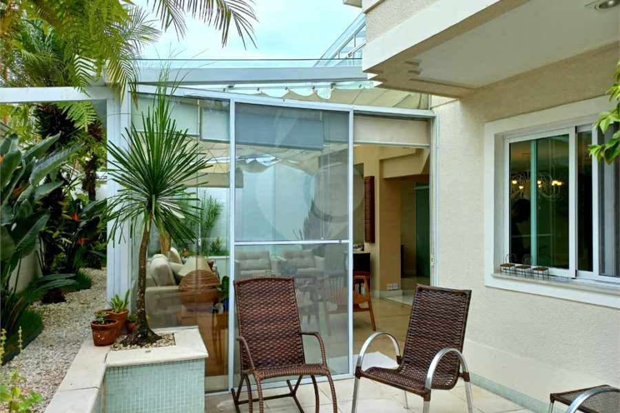 Casa à venda com 3 suítes no condomínio Maison Montparnasse, São Paulo - SP